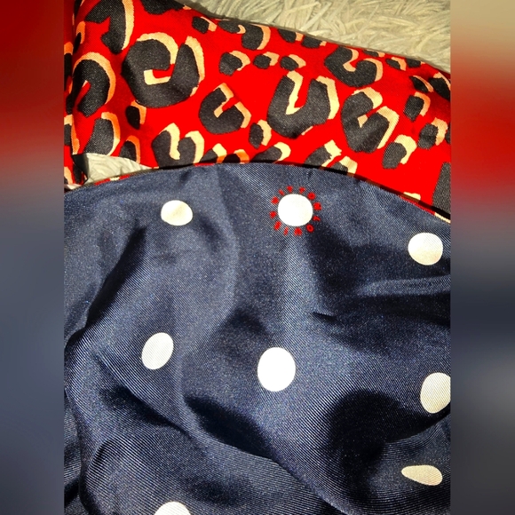 Louis Vuitton Blue & Red Animal Print Infinty Scarf (NWOT)(TAG ATTACHED)(2 WAY) - Picture 5 of 7